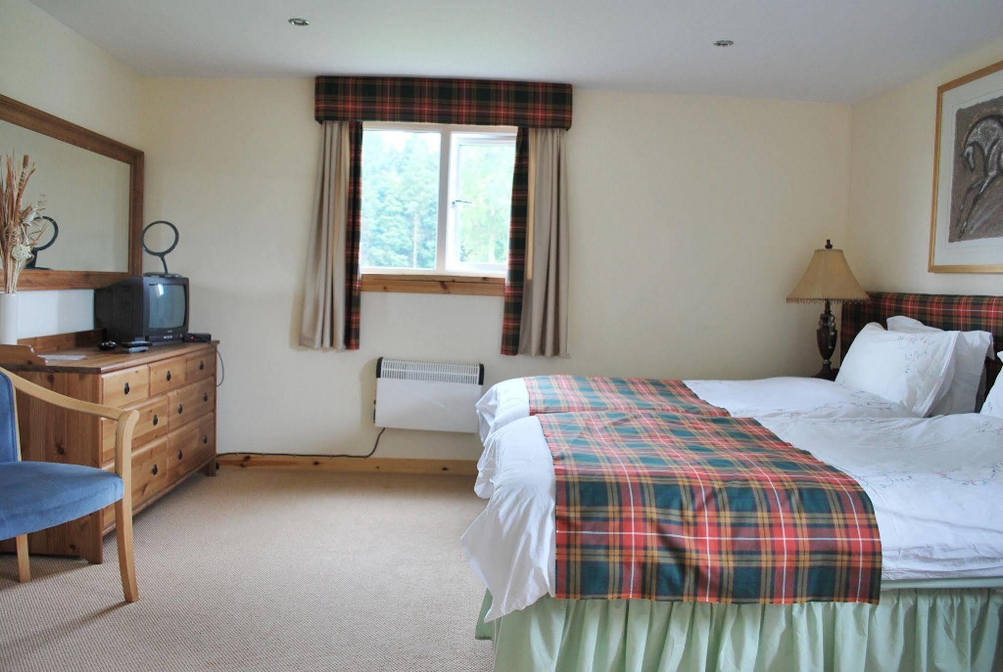 Scottish Equi B&B Lanark Exteriör bild